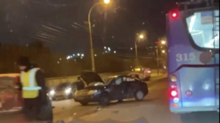 В аварии на Павлова в Мурманске пострадал водитель
